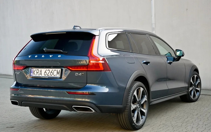 Volvo V60 Cross Country cena 164900 przebieg: 104604, rok produkcji 2020 z Kraków małe 742